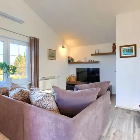 Mimosa Apartman *