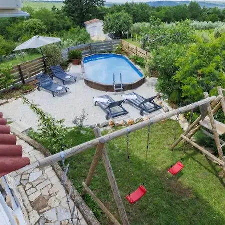 Mimosa Apartman *